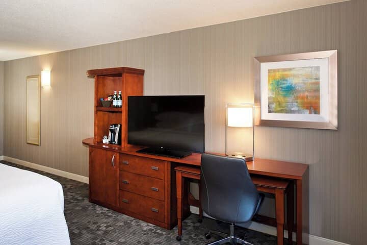 Room 42 of 147
