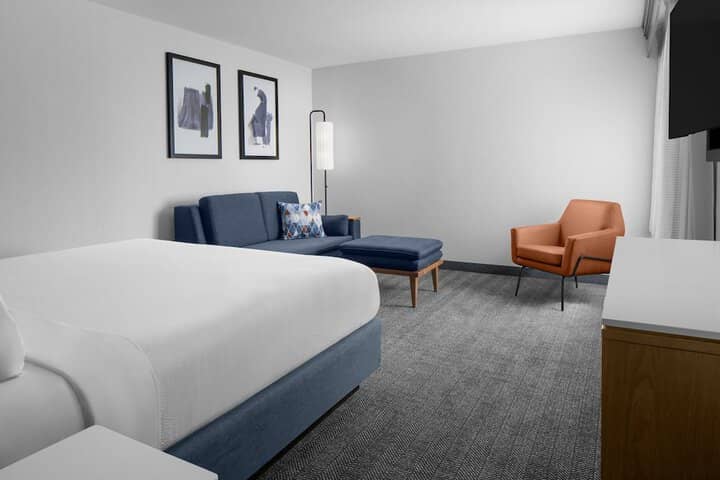 Room 8 of 37