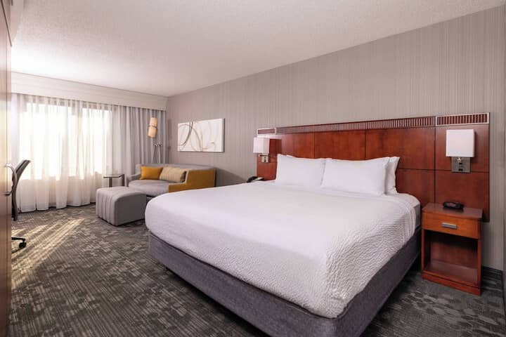 Room 5 of 38