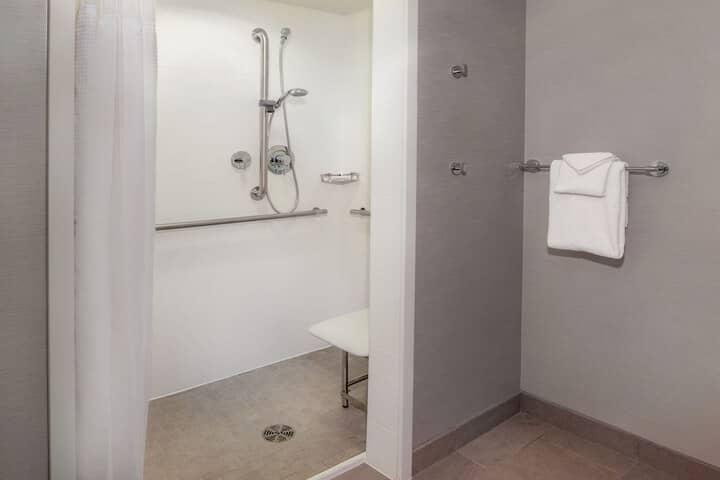 Room 60 of 147