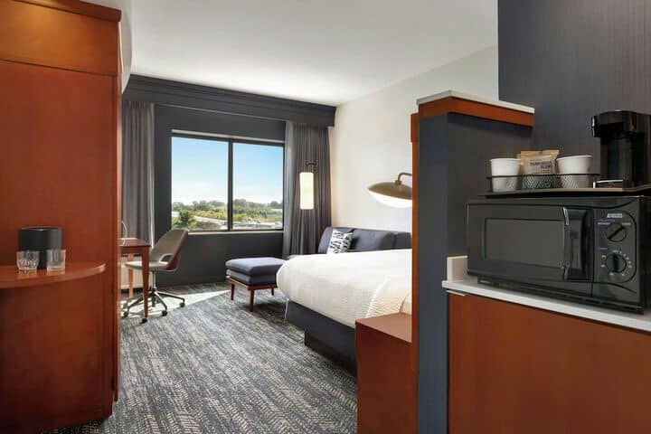 Room 5 of 60