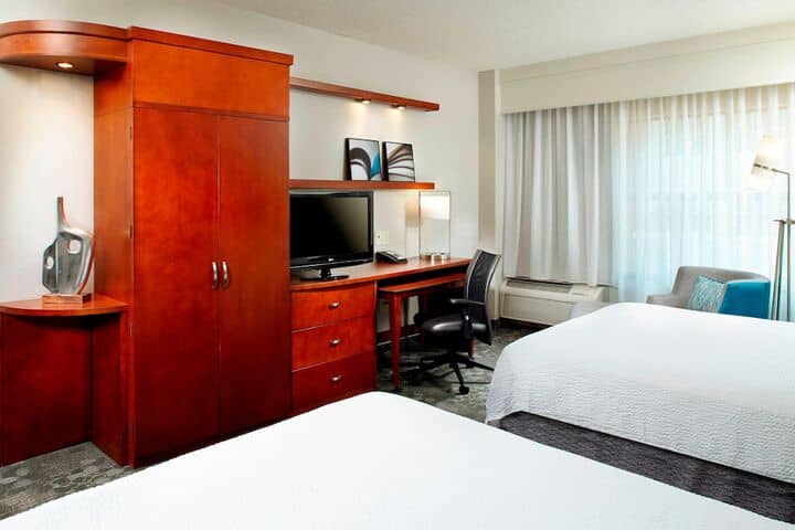 Room 6 of 34