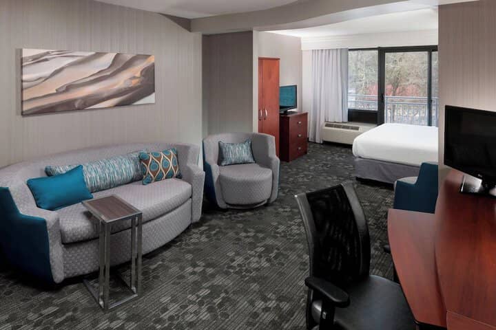 Room 13 of 31