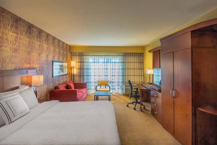 Room 13 of 42
