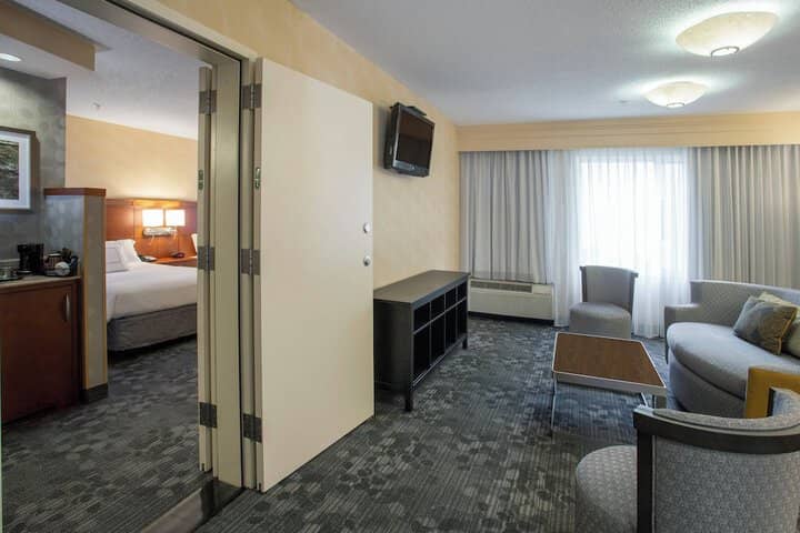 Room 19 of 53