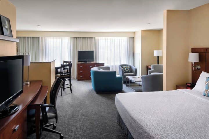 Room 7 of 38