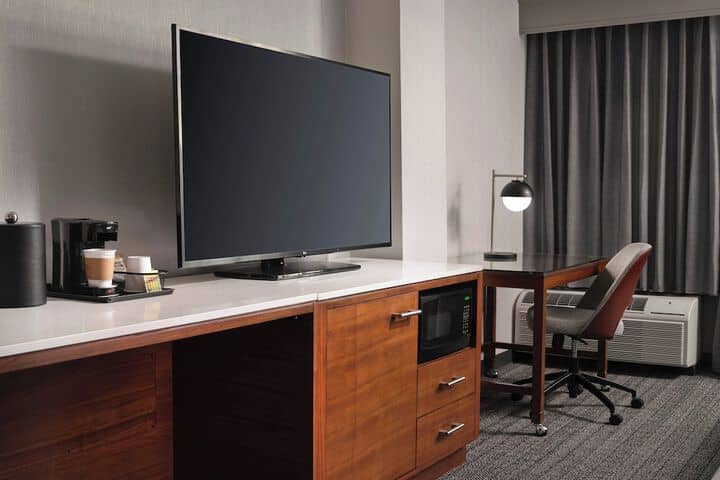 Room 8 of 31