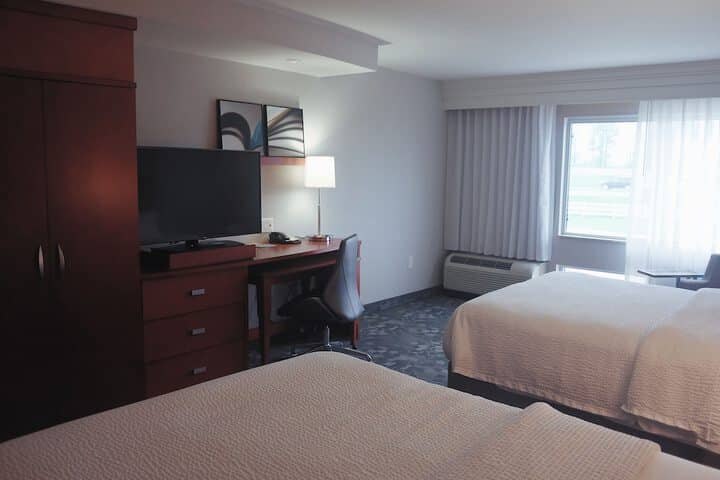 Room 13 of 36