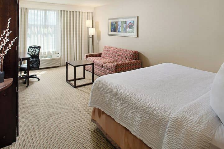 Room 16 of 46