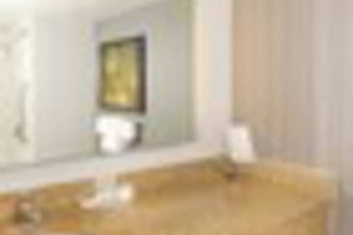 Room 68 of 147