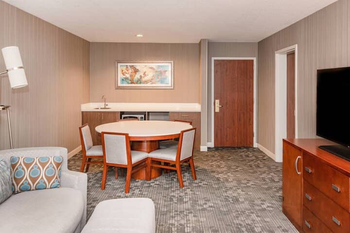 Room 6 of 52