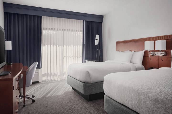 Room 7 of 34