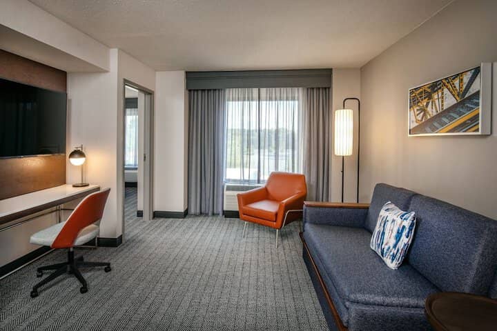 Room 30 of 147