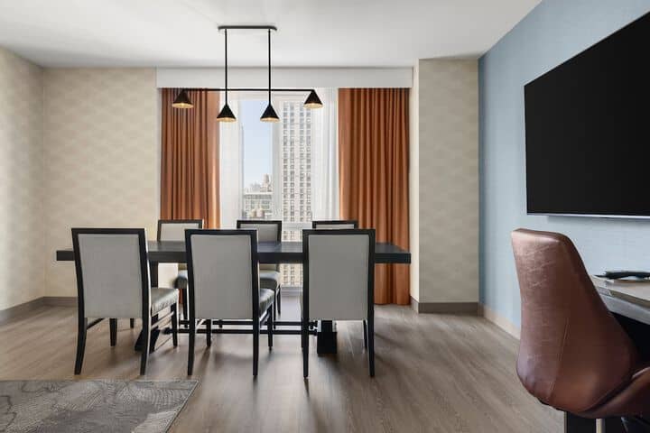 Room 15 of 37