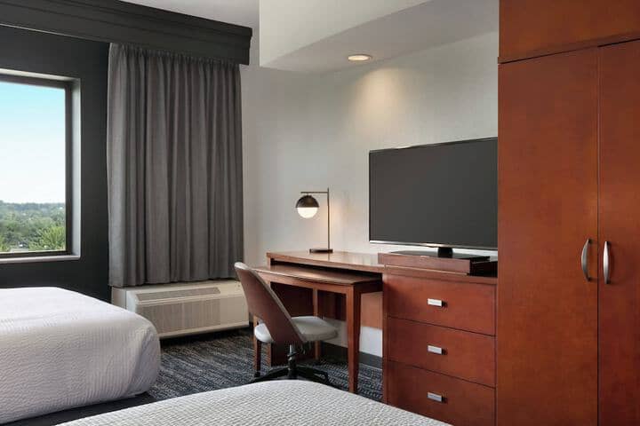 Room 8 of 60