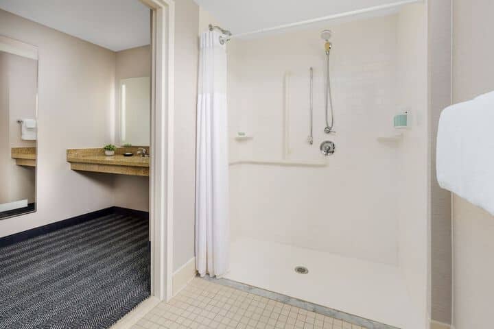 Room 21 of 46