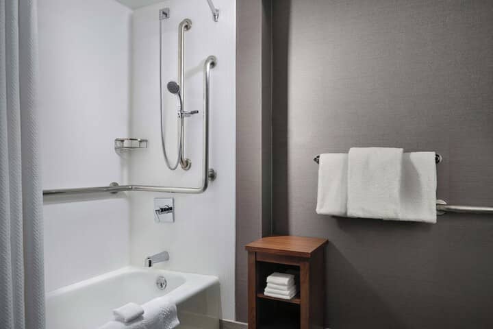 Room 13 of 31