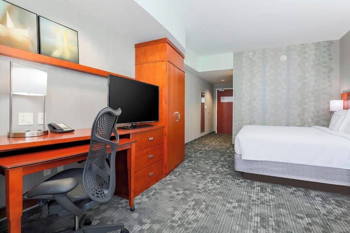 Room 11 of 30