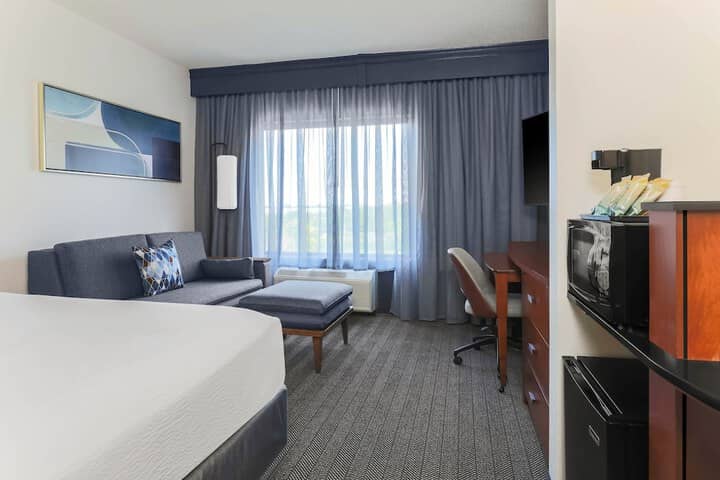 Room 7 of 38