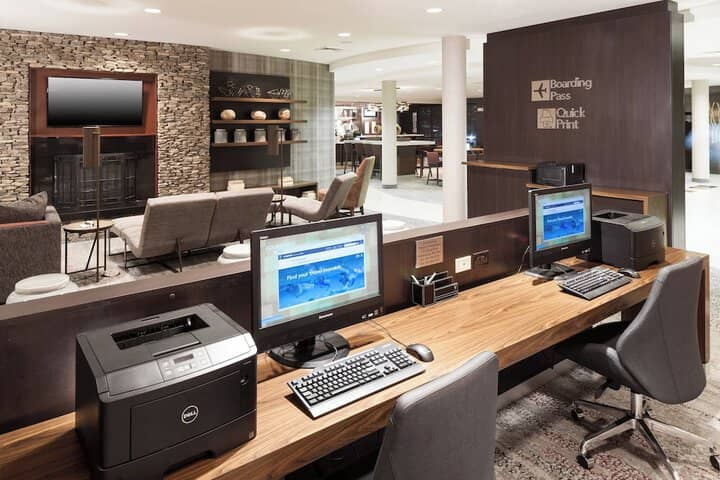 Business Center 31 of 33