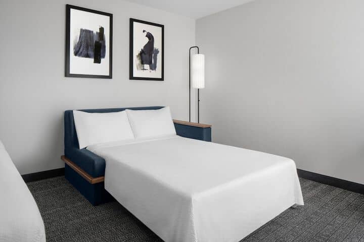 Room 13 of 37