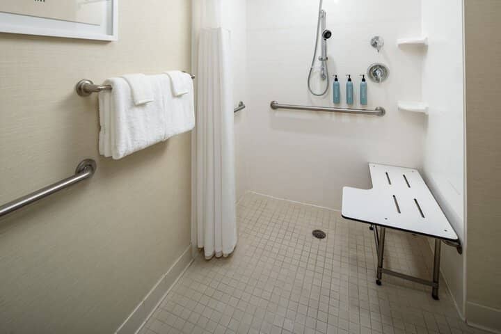 Room 18 of 42