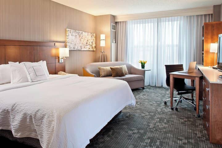 Room 6 of 25