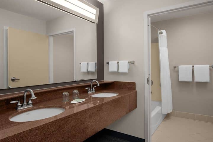 Room 20 of 37