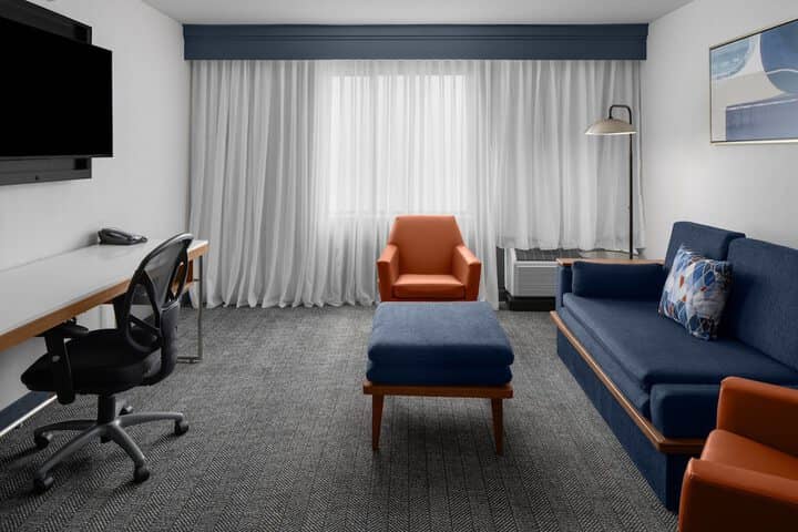 Room 16 of 37