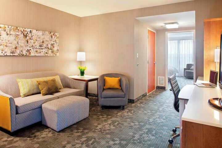 Room 4 of 25