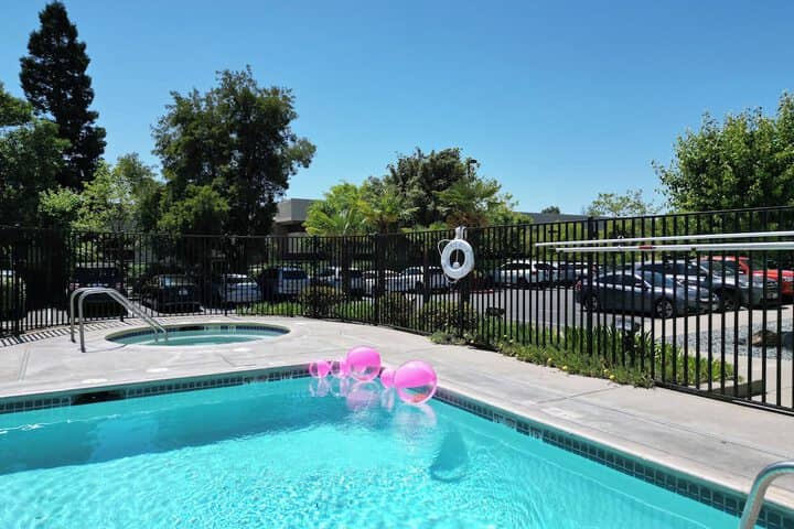 Pool 15 of 38