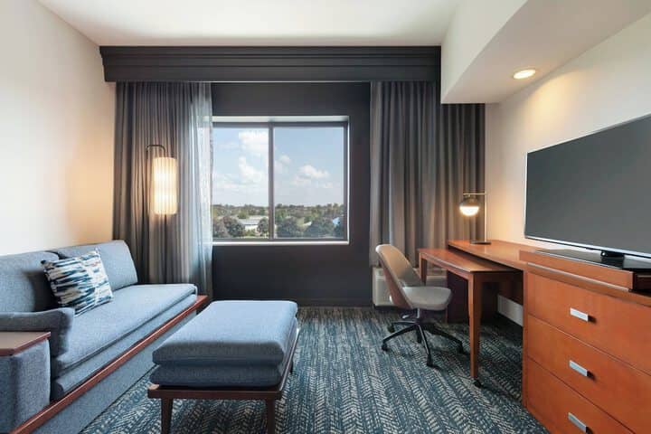 Room 11 of 60