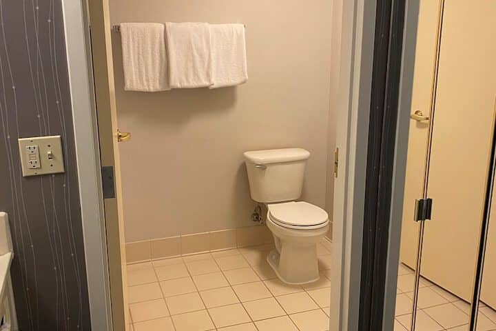 Room 25 of 53