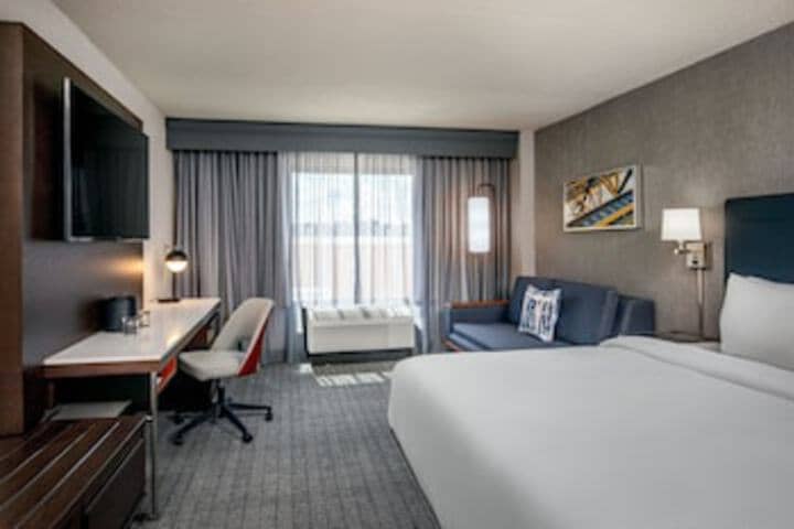 Room 34 of 147