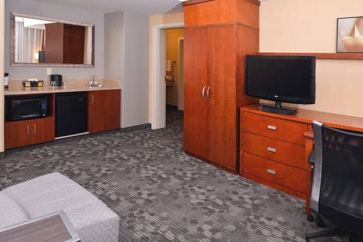 Room 12 of 33