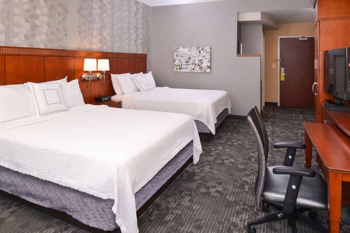 Room 7 of 33