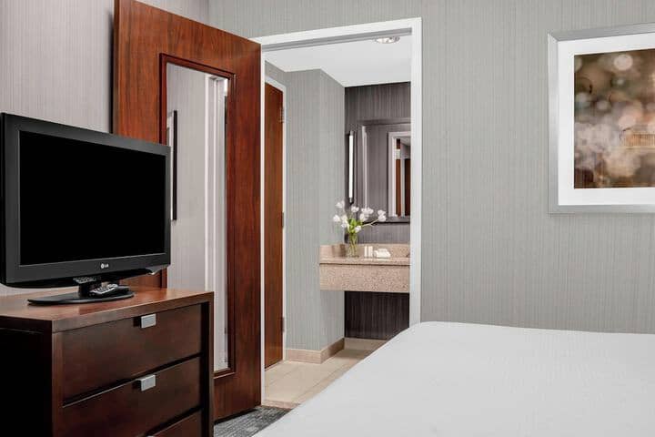 Room 8 of 34