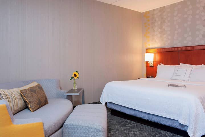 Room 8 of 38
