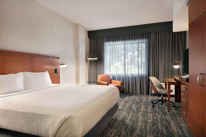 Room 13 of 60