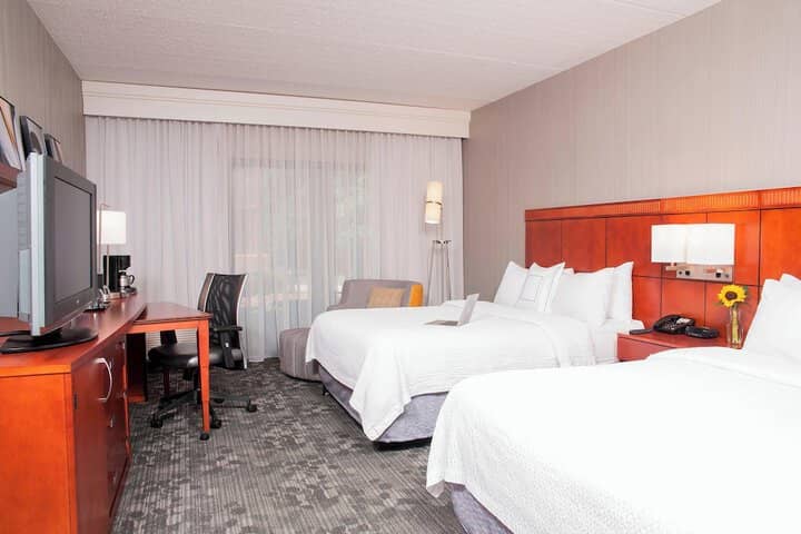 Room 10 of 38