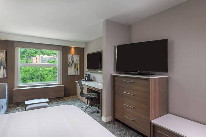 Room 6 of 55