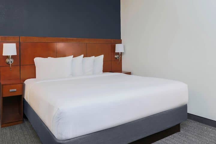 Room 5 of 38
