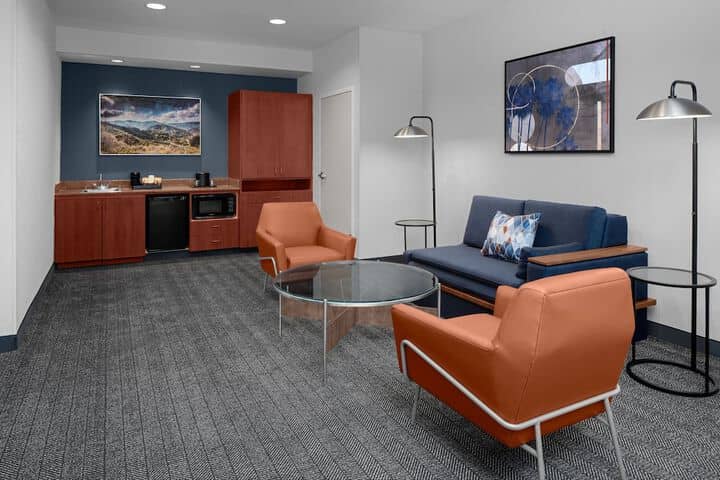 Room 12 of 37